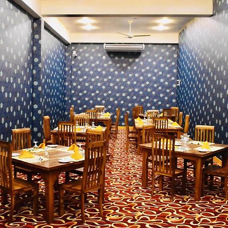 Hotel Summer Haven Полонарува Екстериор снимка