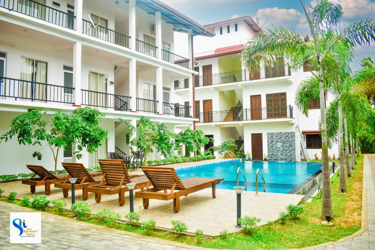 Hotel Summer Haven Полонарува Екстериор снимка