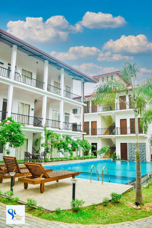 Hotel Summer Haven Полонарува Екстериор снимка